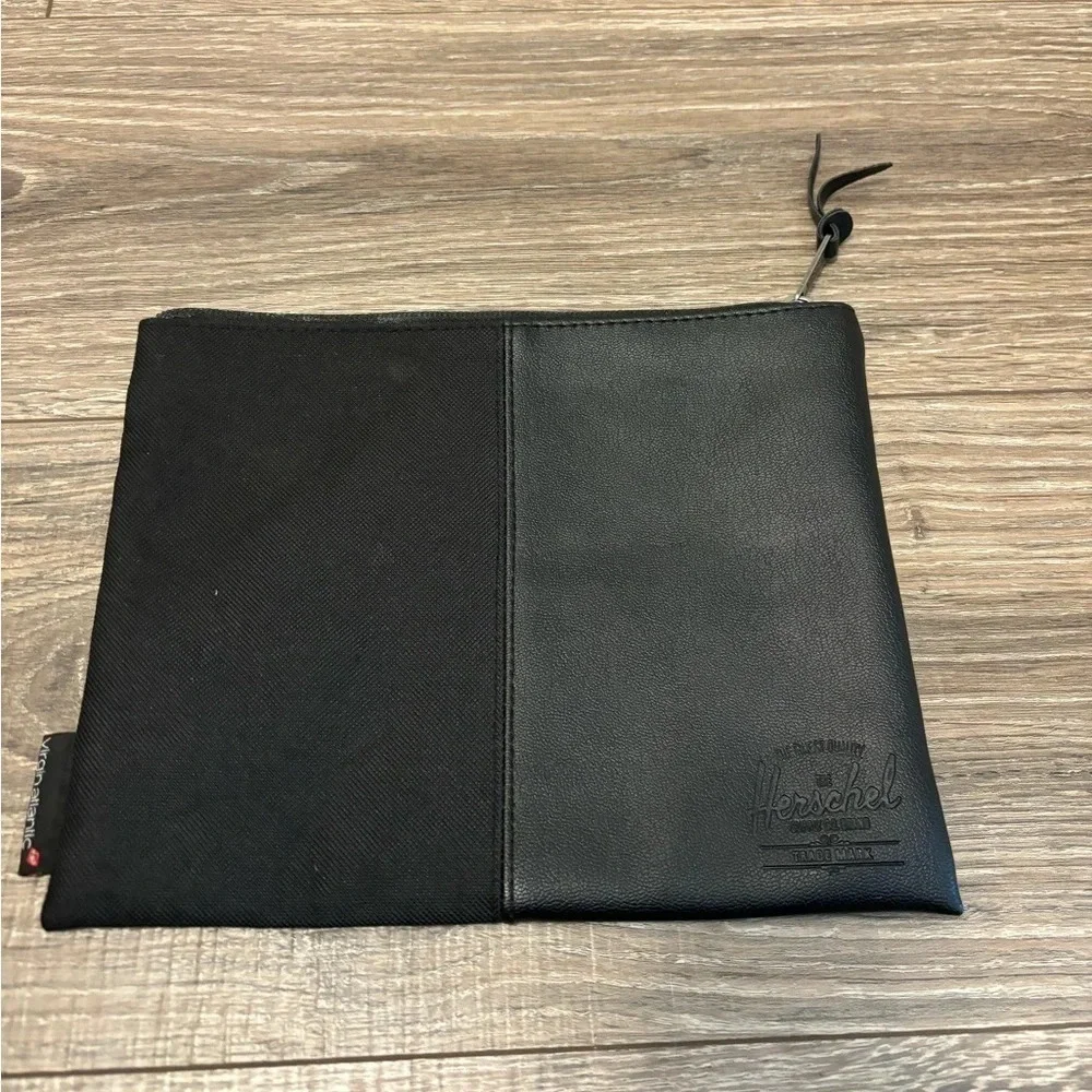 The Herschel Black 9.5” x 7.5” Make-Up Bag. Logo: Virgin Atlantic. NEW.